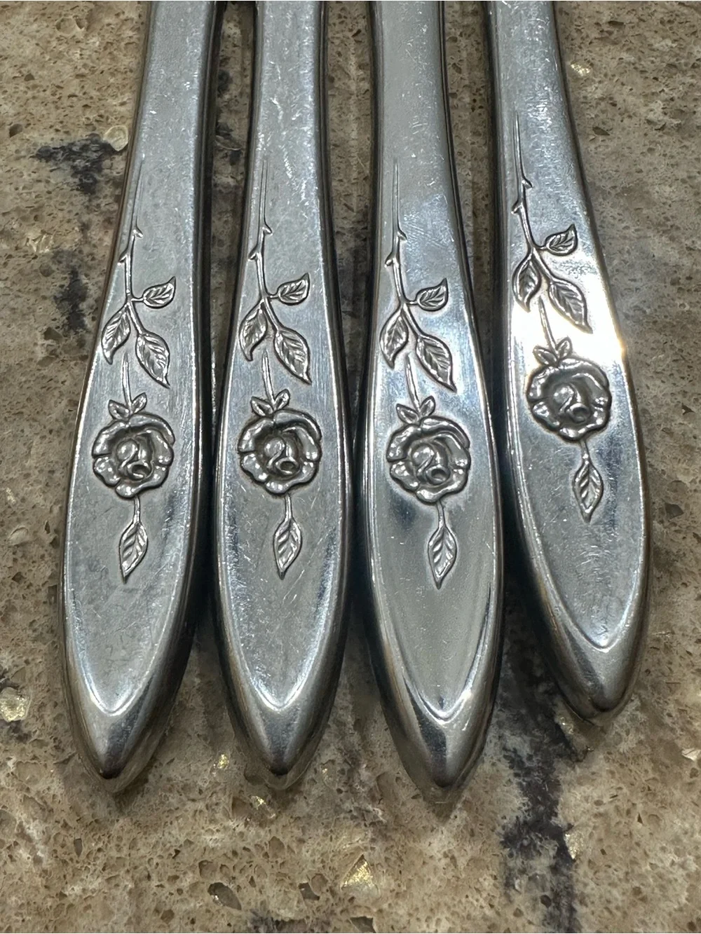 ONEIDA Community Stainless set of 4 knives- replacements